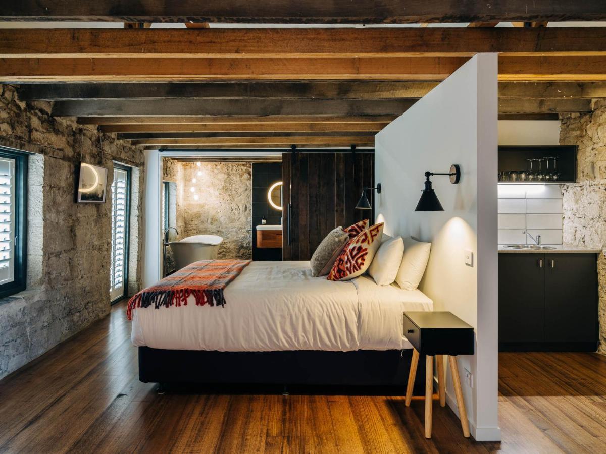 Triabunna Barracks Bed & Breakfast ภายนอก รูปภาพ